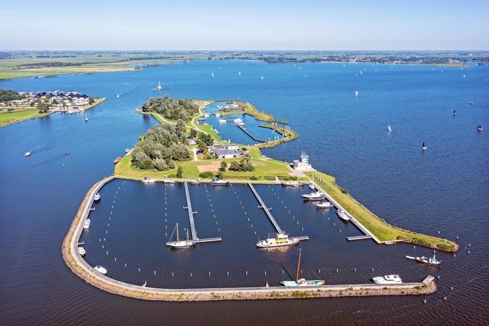 Welcome In - Houseboat Agua Dolce Met Tuin, Paviljoenwei 4, Sneek - Offingawier ภายนอก รูปภาพ